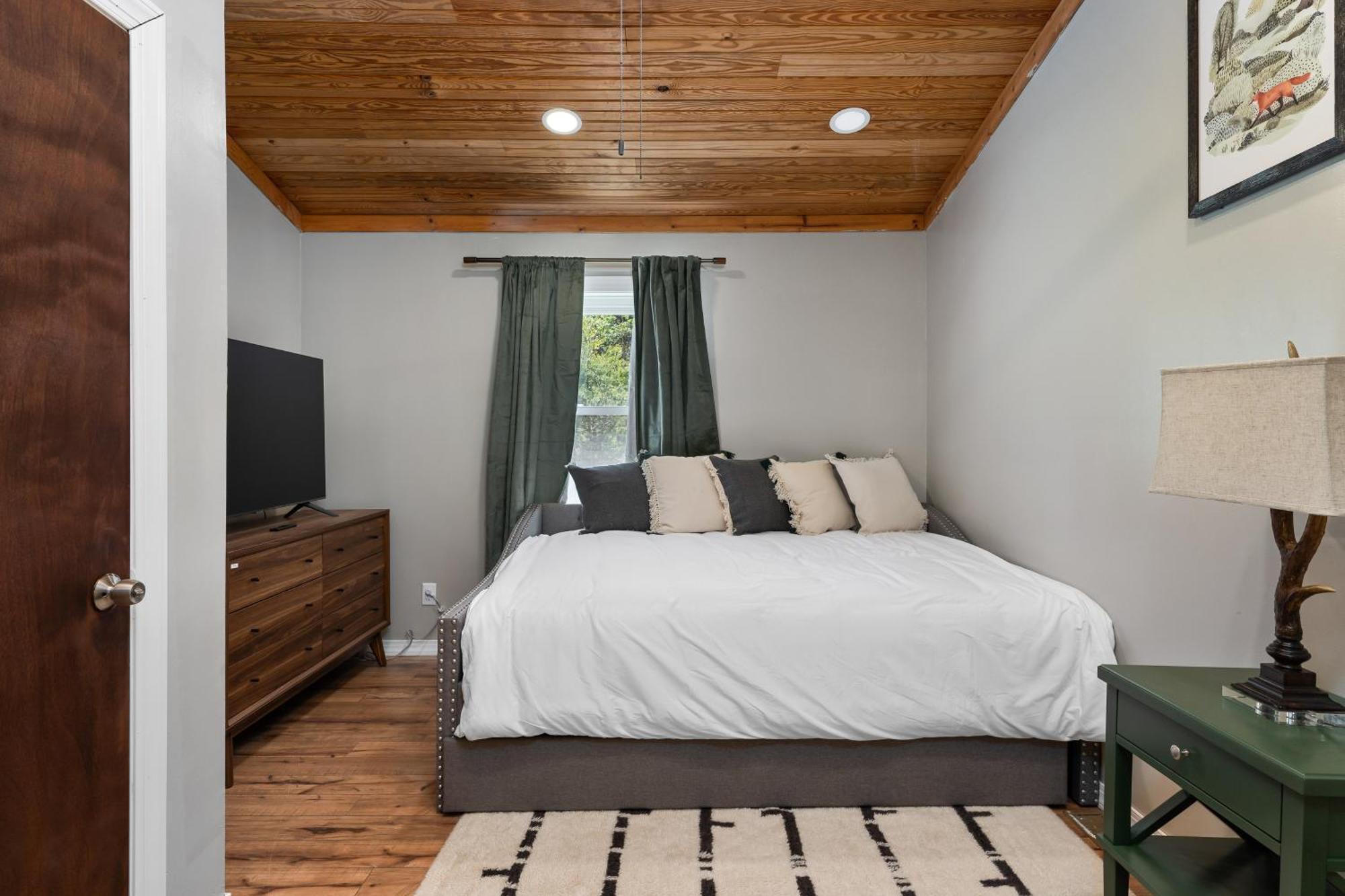 Spacious Cabin Near Hocking Hills And Caves With Hot Tub And Firepit Laurelville المظهر الخارجي الصورة
