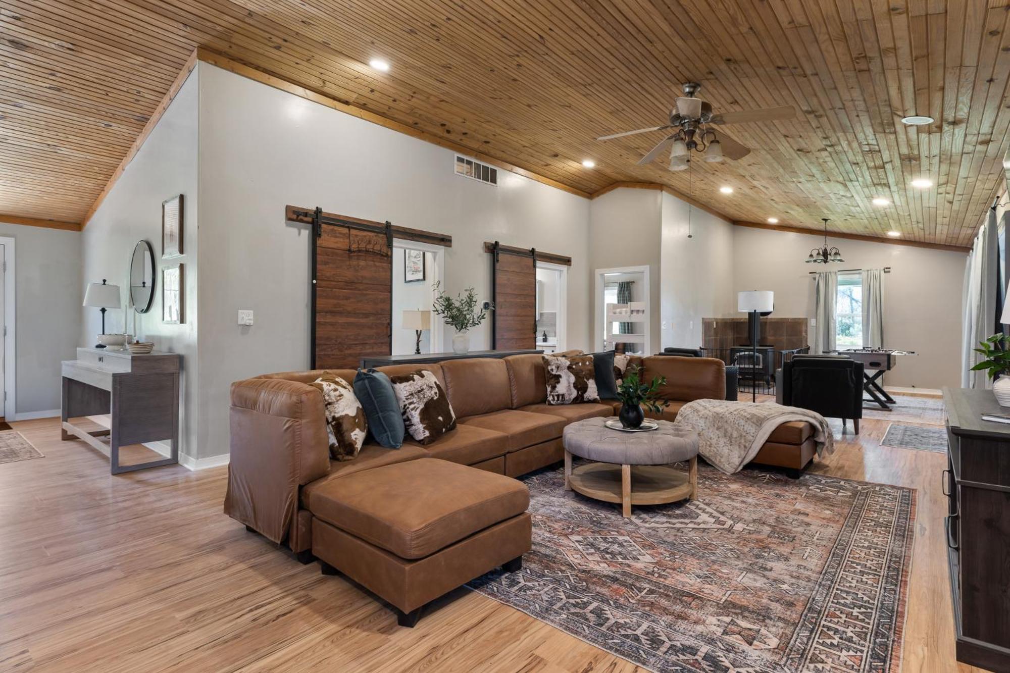 Spacious Cabin Near Hocking Hills And Caves With Hot Tub And Firepit Laurelville المظهر الخارجي الصورة