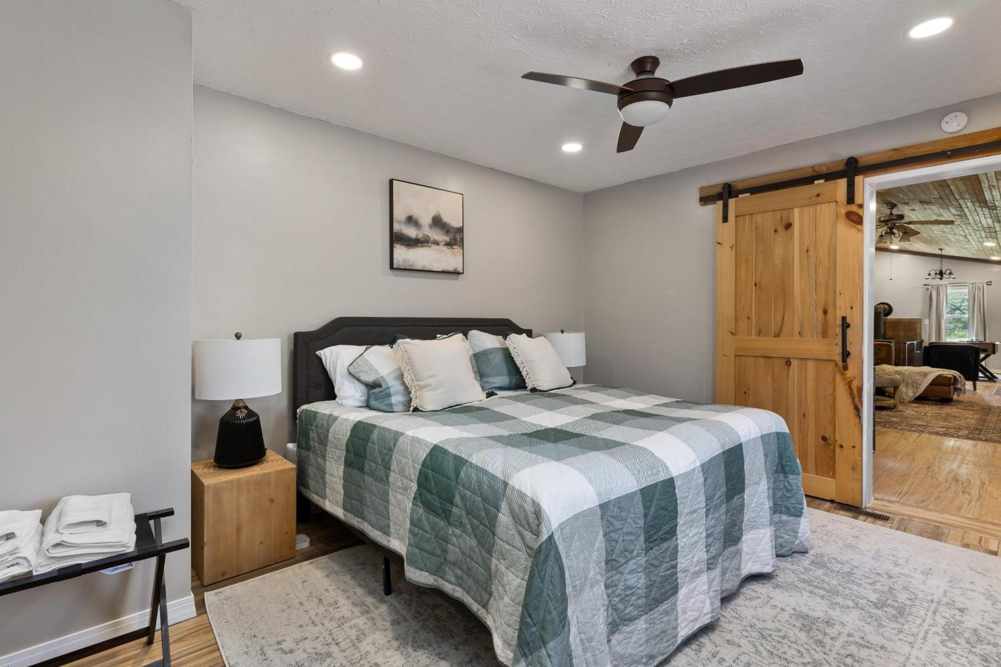 Spacious Cabin Near Hocking Hills And Caves With Hot Tub And Firepit Laurelville المظهر الخارجي الصورة
