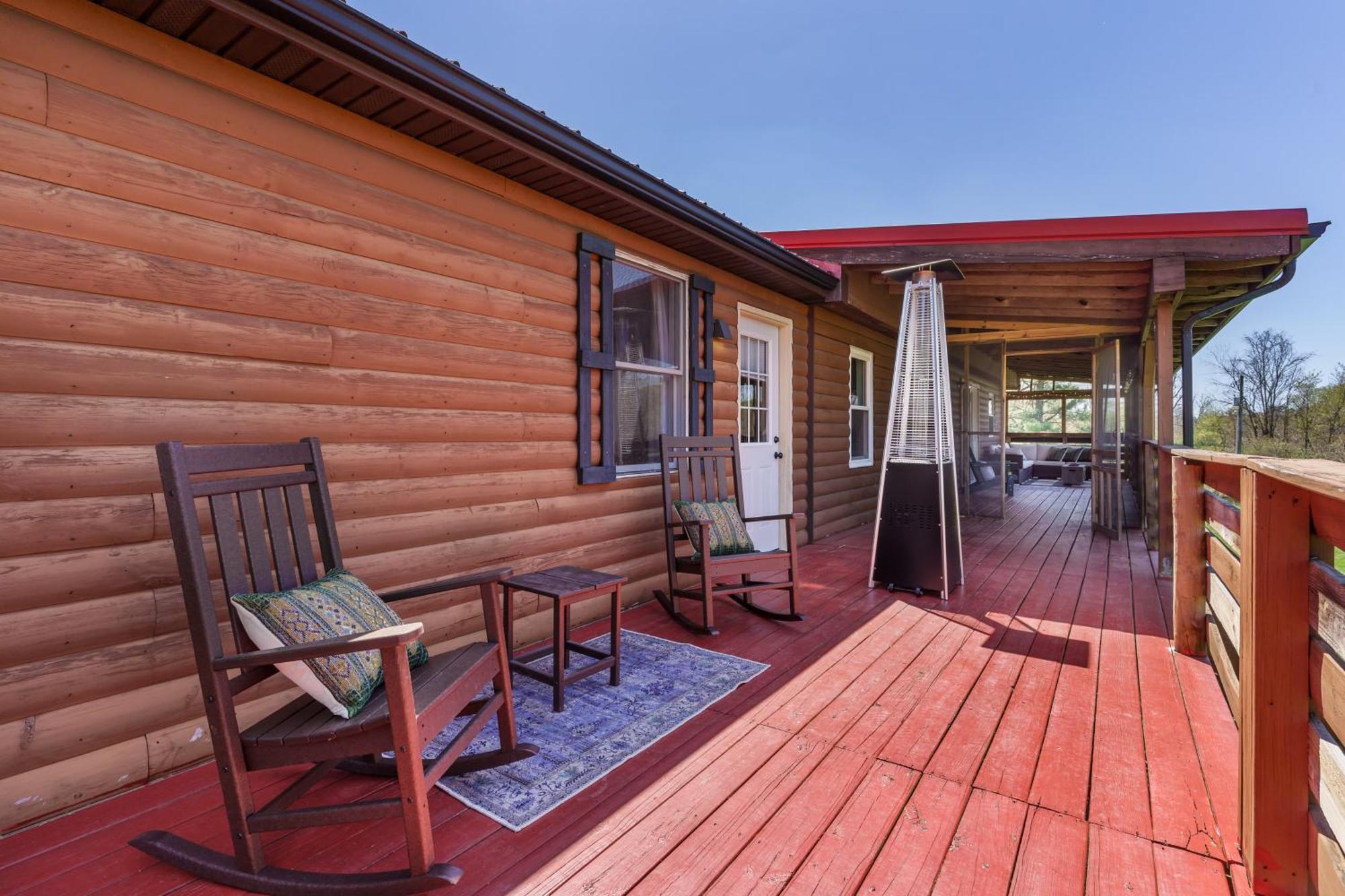 Spacious Cabin Near Hocking Hills And Caves With Hot Tub And Firepit Laurelville المظهر الخارجي الصورة