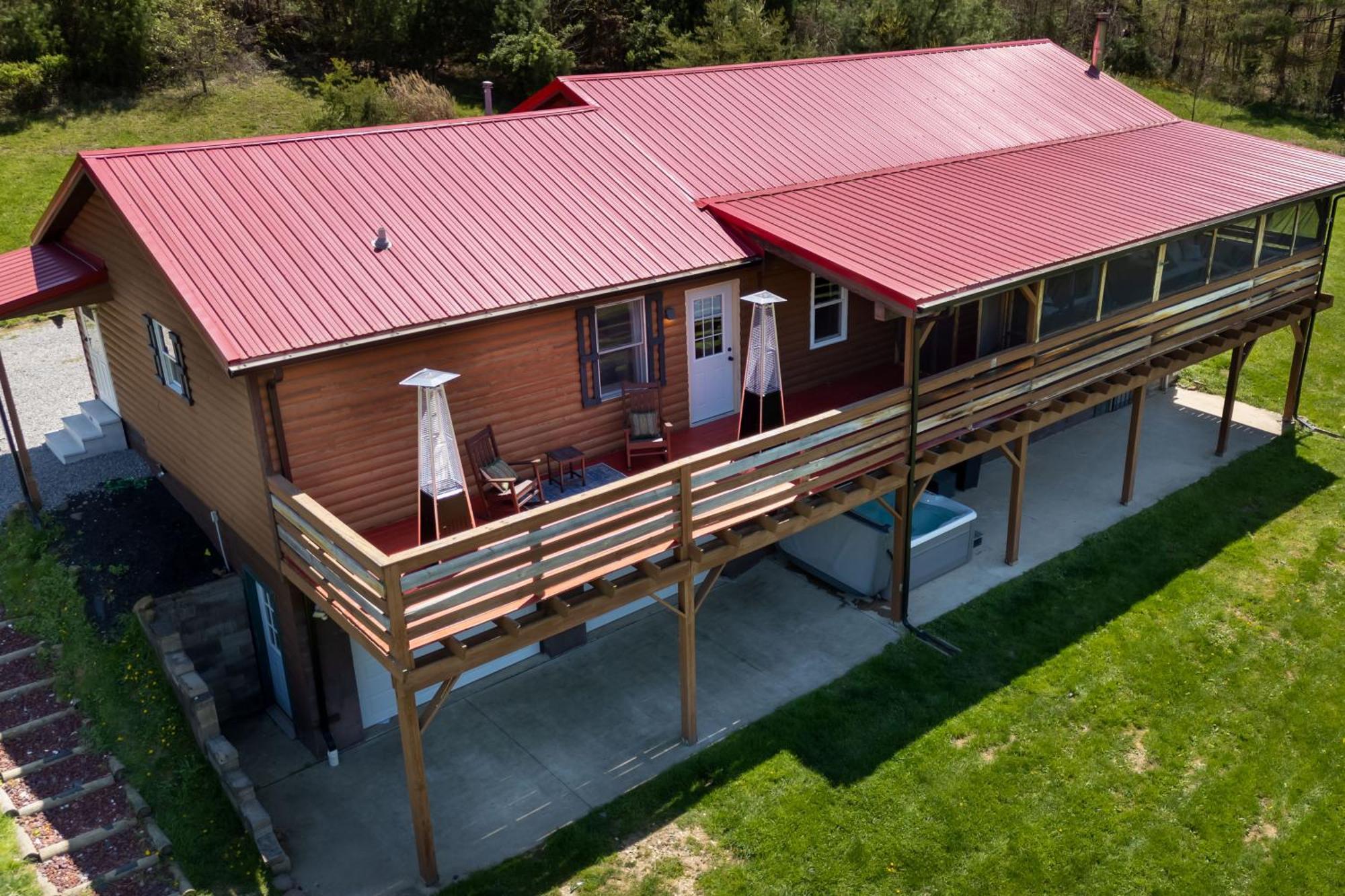 Spacious Cabin Near Hocking Hills And Caves With Hot Tub And Firepit Laurelville المظهر الخارجي الصورة